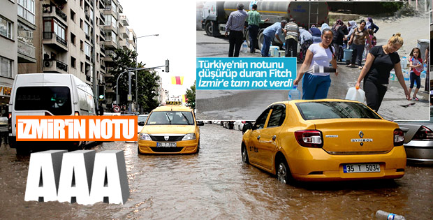 İzmir'de sağanak yolları su altında bıraktı