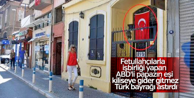 Rahip Brunson'ın eşi kilisede