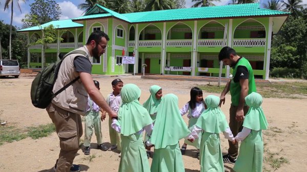 Şehit Ömer Halisdemir Okulu Patani'de açıldı 