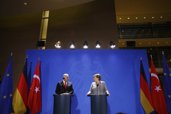 Başbakan Yıldırım, Merkel'le görüştü