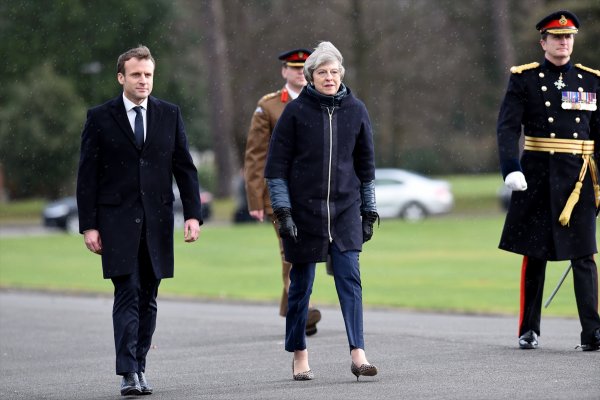 Emmanuel Macron İngiltere'de