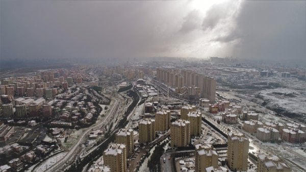 İstanbul'a beklenen kar geldi