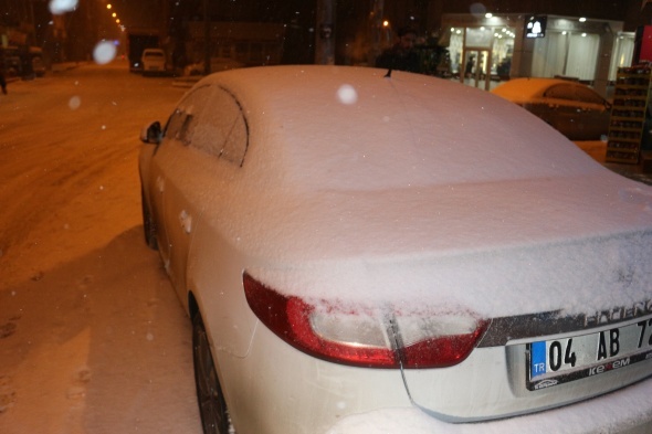 Ağrı'da kar kalınlığı 10 santimetreye ulaştı 