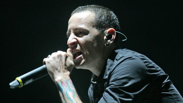 linkin park in solisti bennington kendini asti