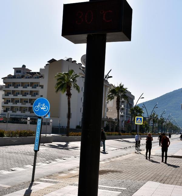 Marmaris'te yazdan kalma günler iç ısıttı