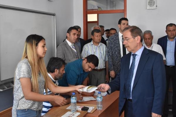 Abdüllatif Şener oy kullandı