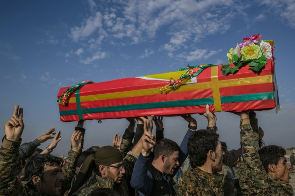 Teröristler için çift katlı mezar yapıyorlar