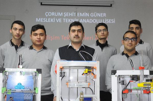 Çorum'da lise öğrencileri 3D yazıcı yaptı
