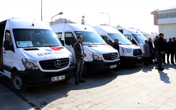 İran-Türkiye arasında transit minibüs seferleri başladı