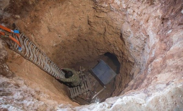 Afrin'de teröristlerin gizlendiği bir tünel daha bulundu
