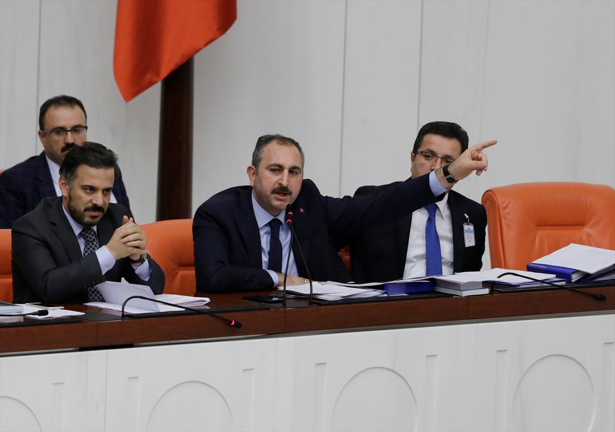 Adalet Bakanı Gül'den CHP'li vekillere ayar