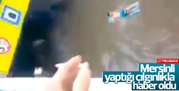 Sel sularının doldurduğu alt geçitte yüzen Mersinli