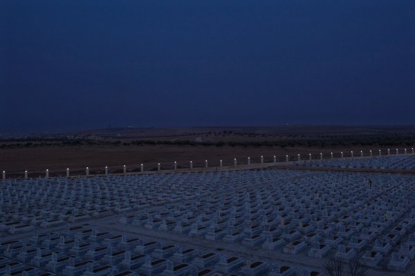 YPG'li teröristlerin gömüldüğü mezarlar