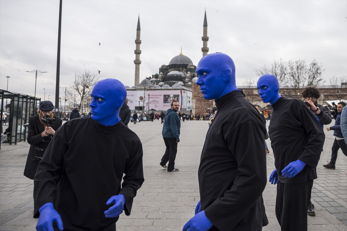 Blue Man Group İstanbul sokaklarında