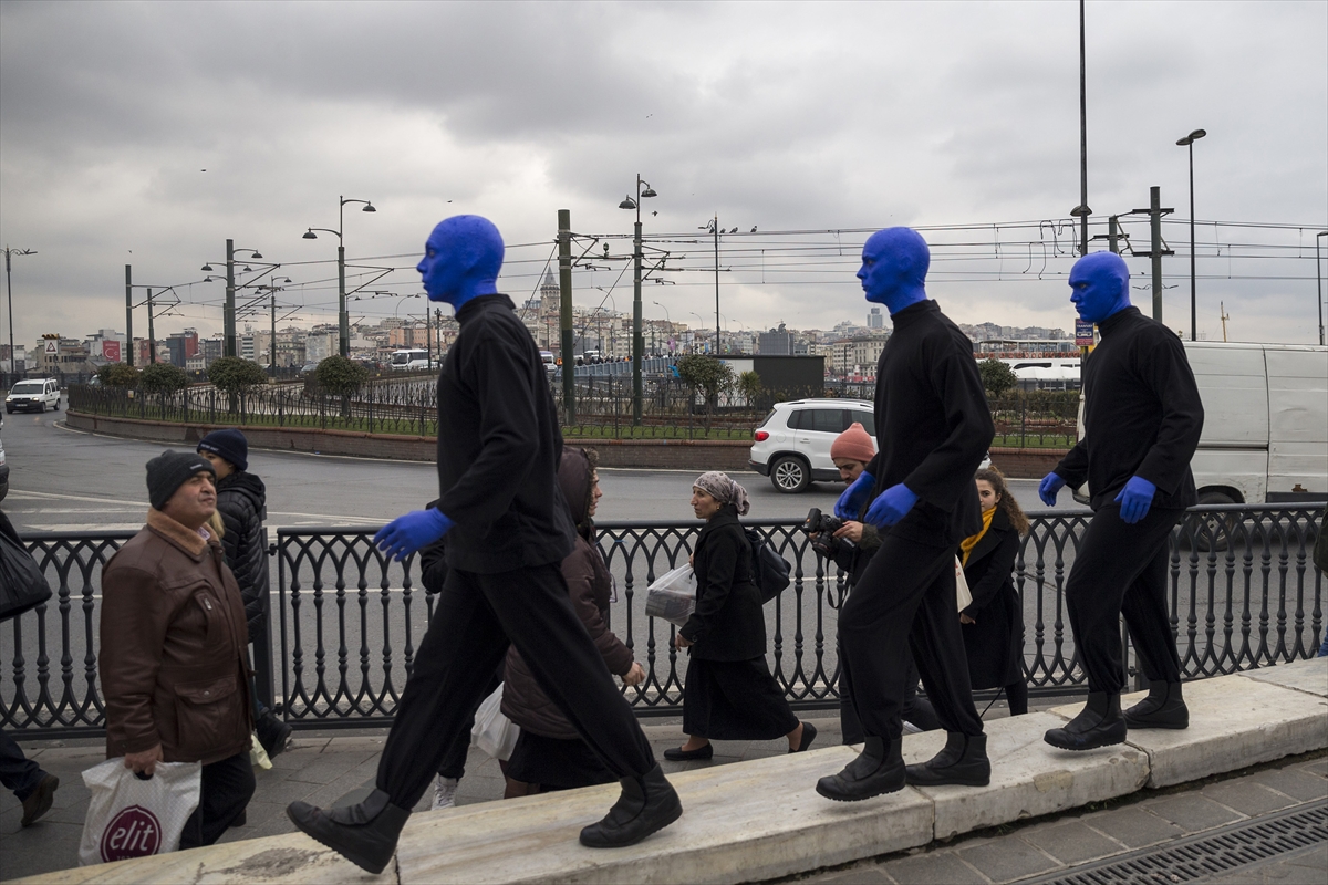 Blue Man Group İstanbul sokaklarında