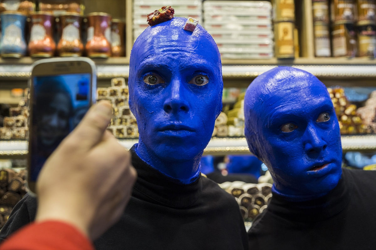 Blue Man Group İstanbul sokaklarında