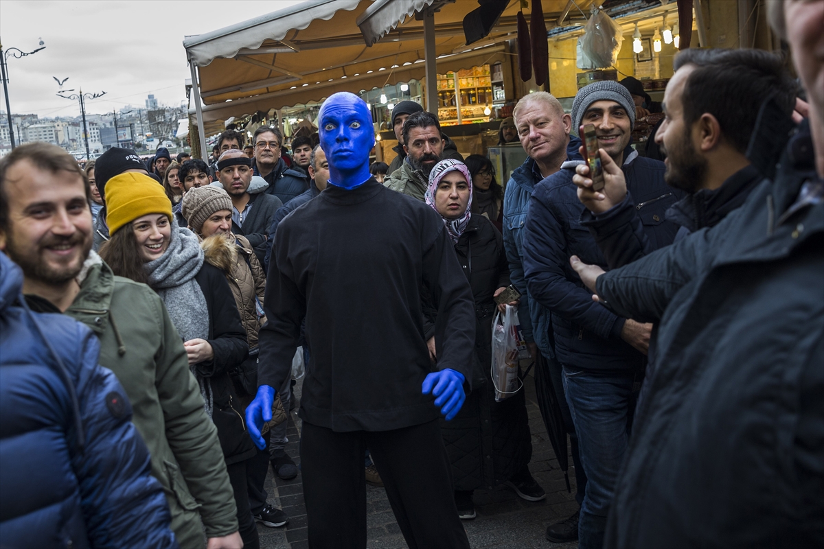 Blue Man Group İstanbul sokaklarında