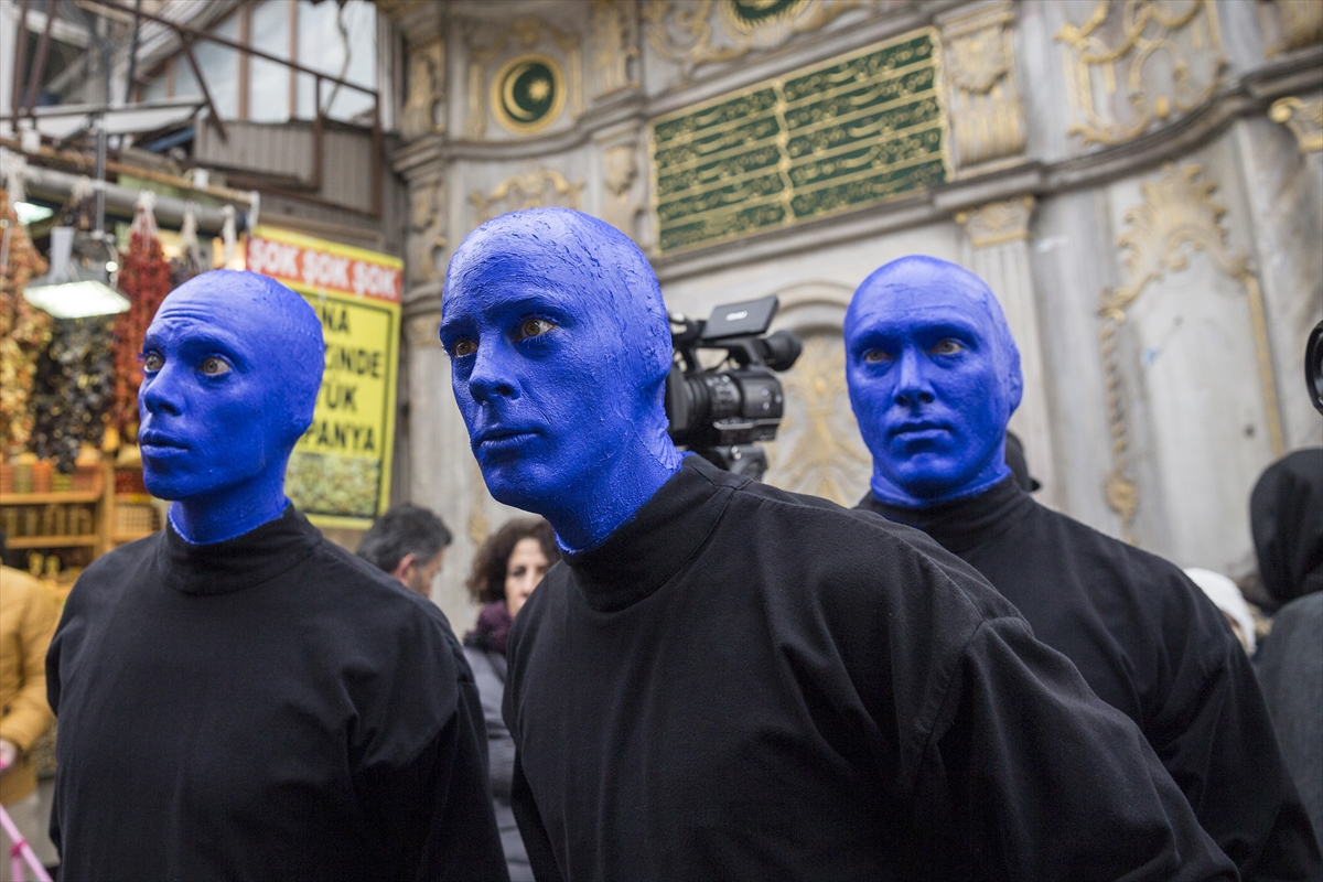 Blue Man Group İstanbul sokaklarında