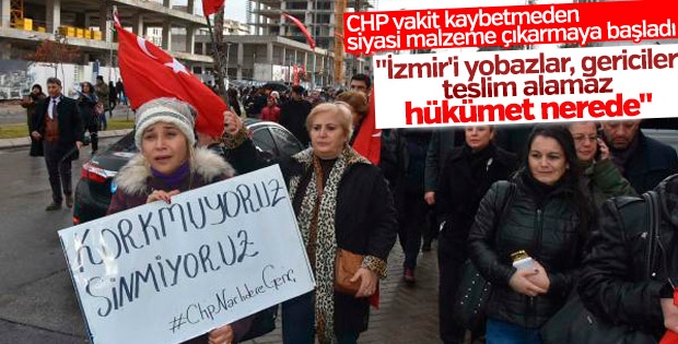 CHP'liler İzmir Adliyesi'nin önünde toplandı