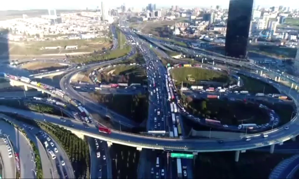 İstanbul’da karne trafiği havadan görüntülendi 