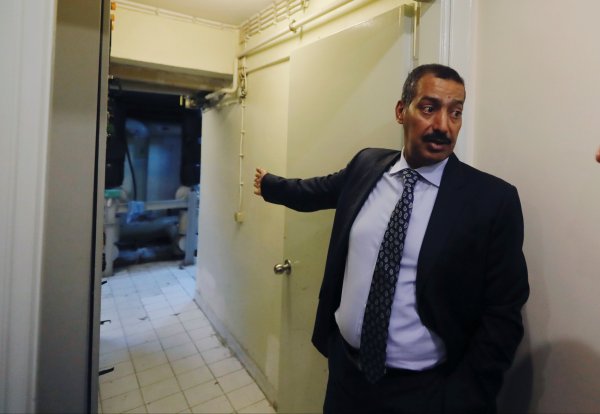 Reuters Suudi Konsolosluğunu gezdi: 