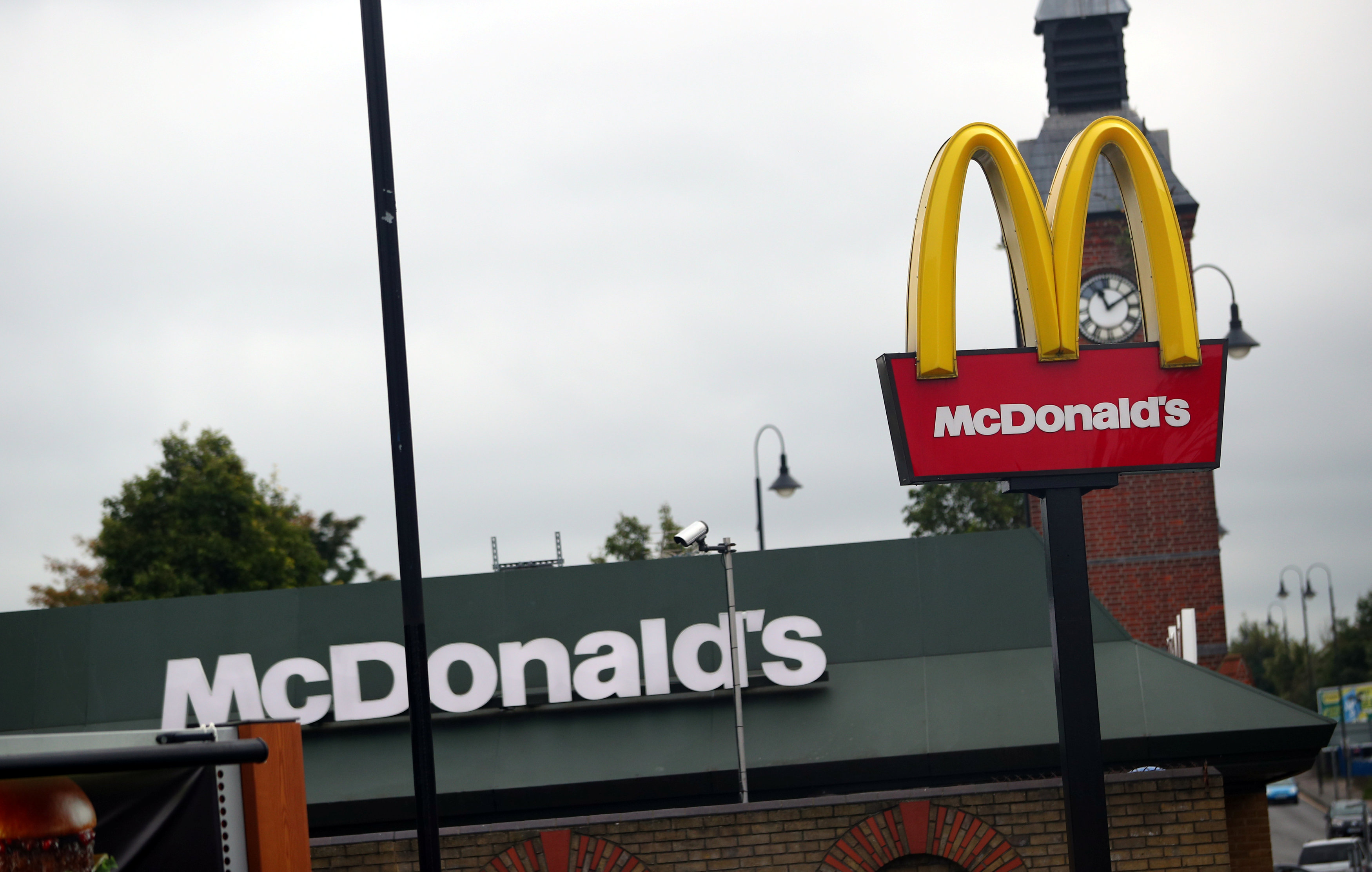 McDonalds çalışanları ilk kez greve gitti McDonalds çalışanları ilk kez greve gitti
