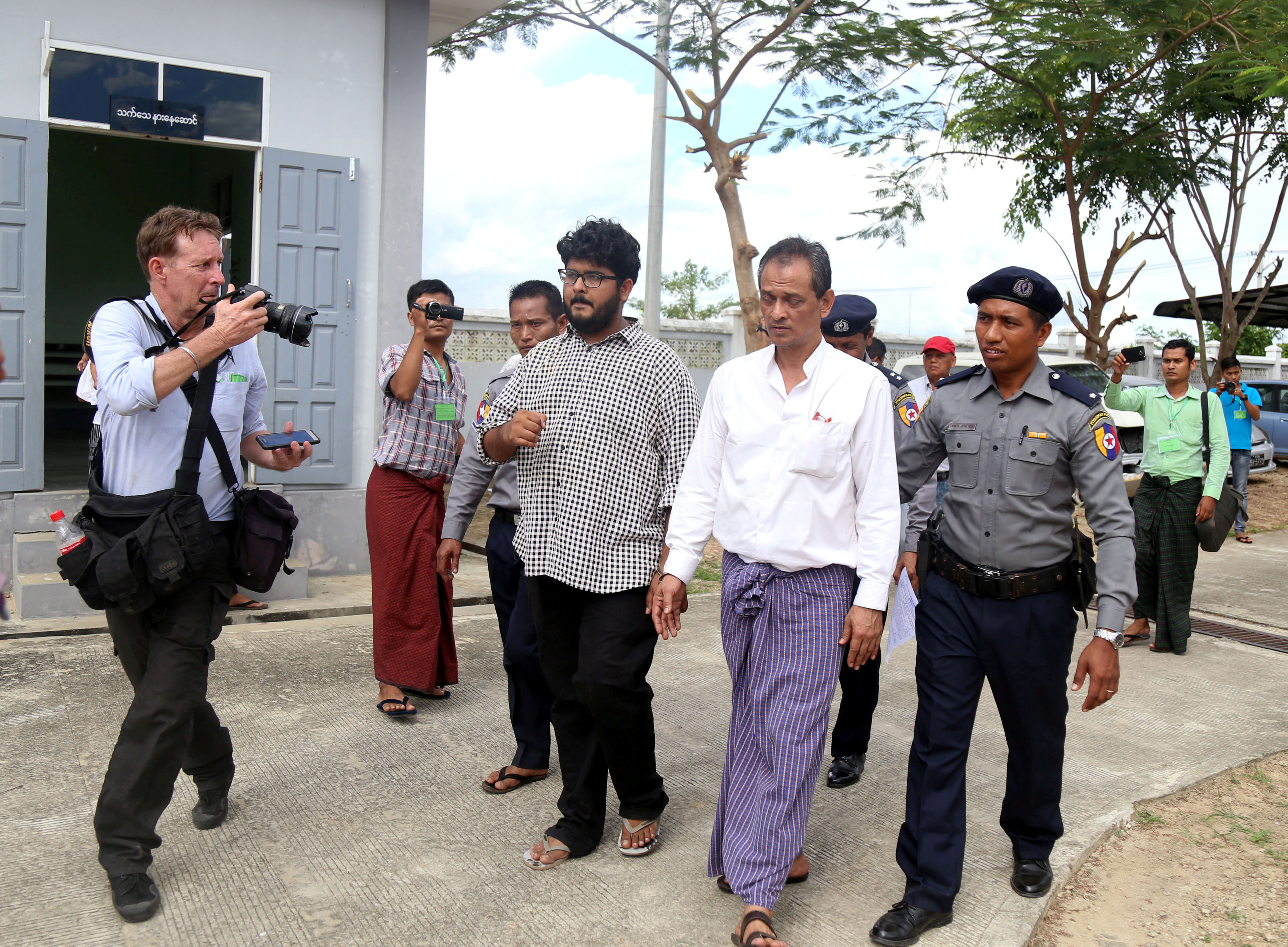 Myanmar'da TRT World ekibine 2 ay hapis cezası