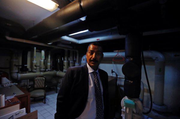 Reuters Suudi Konsolosluğunu gezdi: 