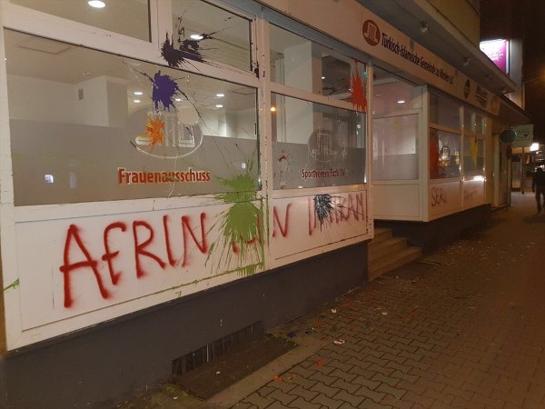 Almanya'da PYD/PKK yandaşları 2 camiye saldırıda bulundu