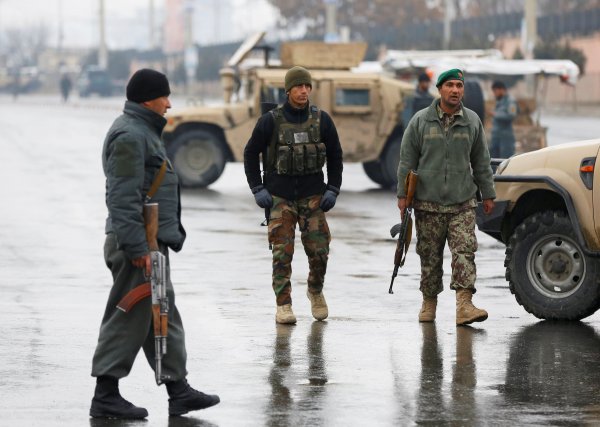 Kabil'de askeri birliğe saldırı 