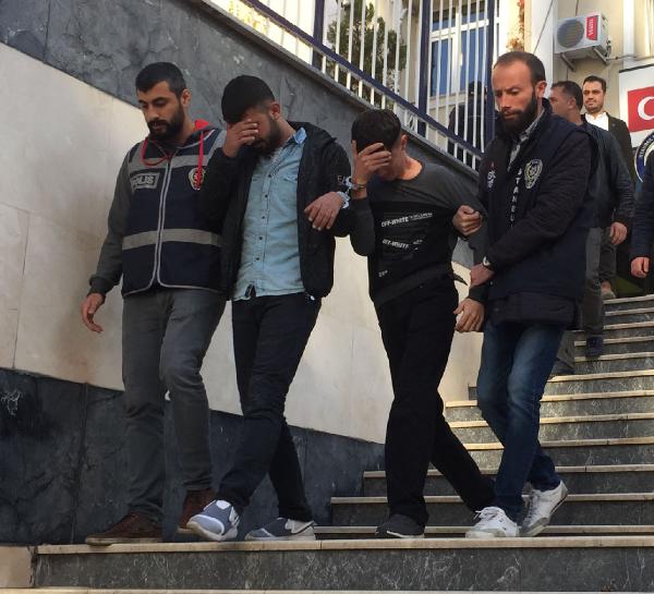 İstanbul'da turistleri soyan iki kişi yakalandı