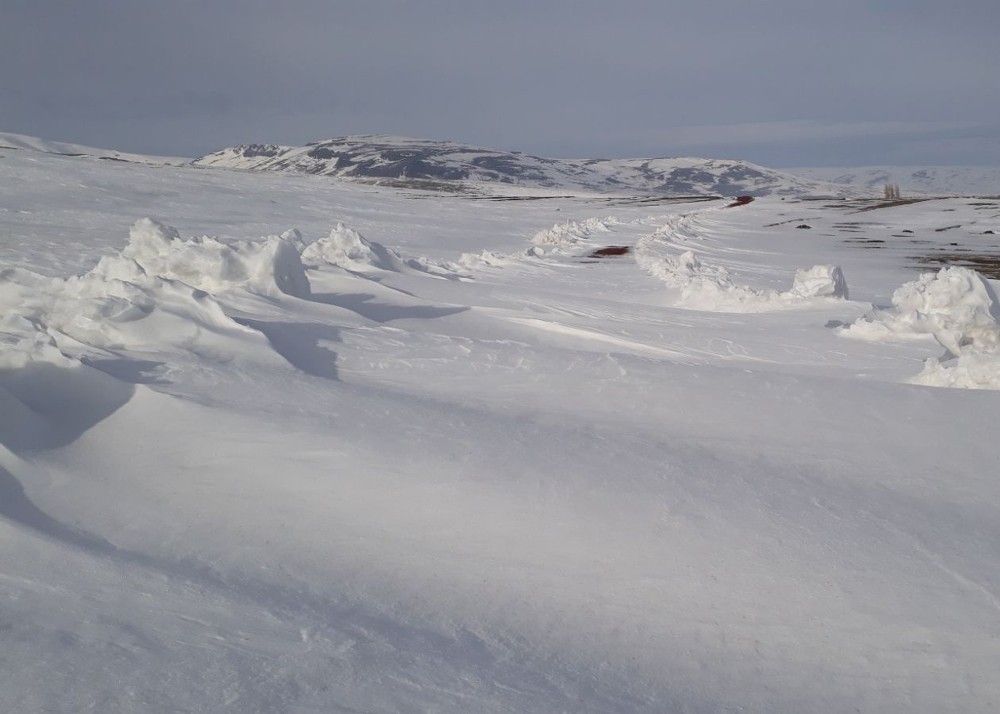 Ardahan'da kardan kapanan köy yolları açılıyor