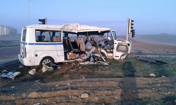 Bursa'da trafik kazası: Yaralılar var