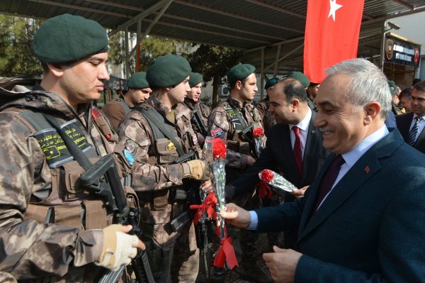 PÖH'ler Şanlıurfa'dan Afrin'e uğurlandı