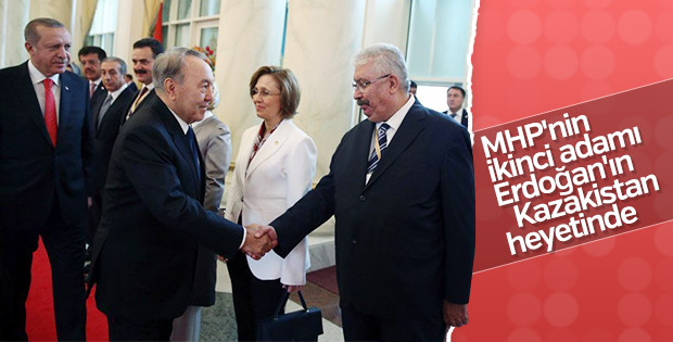 Erdoğan'ı Kazakistan'da MHP'liler de karşıladı