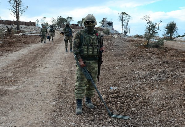 Burseya Dağı patlayıcılardan arındırılıyor