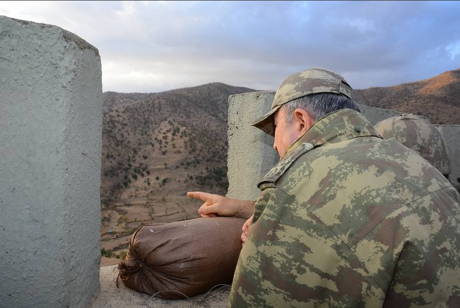 Orgeneral Akar geceyi Dağlıca'da geçirdi