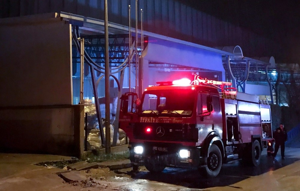 Bursa'da yangın: 500 bin liralık makine zarar gördü
