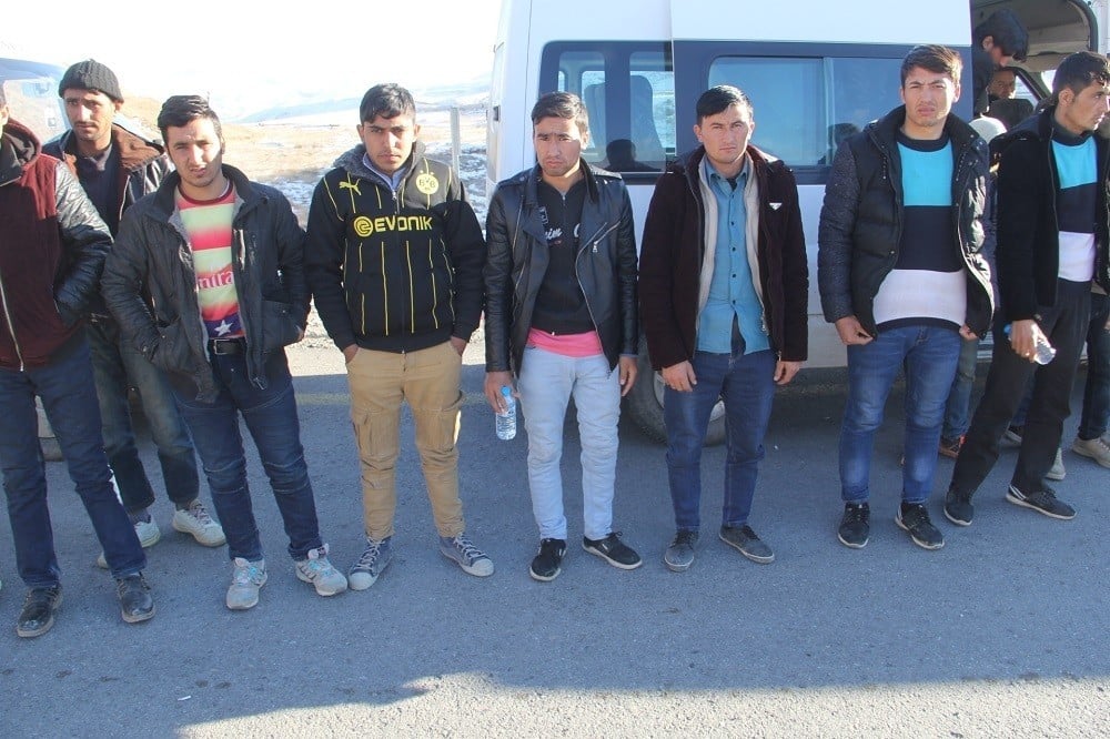 Van'da 35 kaçak göçmen yakalandı