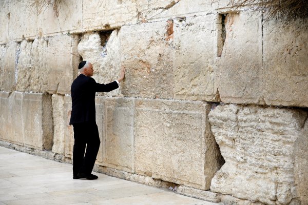 Pence Ağlama Duvarı'nı ziyaret etti