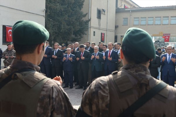 PÖH'ler Şanlıurfa'dan Afrin'e uğurlandı