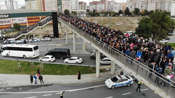 Beylikdüzü'nde TÜYAP Kitap Fuarı izdihamı