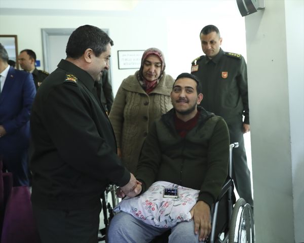 Genelkurmaydan darp edilen gazilere ziyaret
