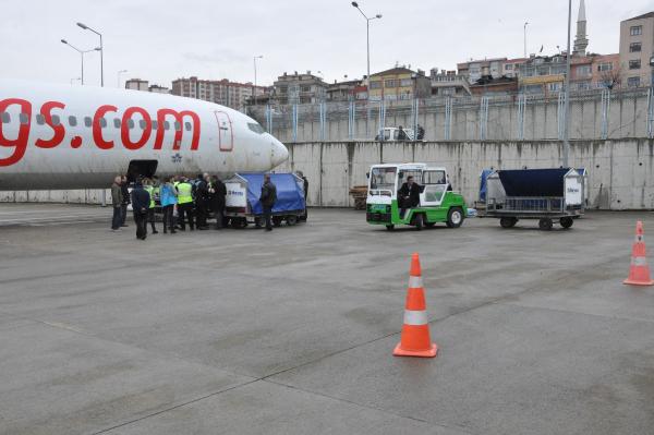 Trabzon’da pistten çıkan uçak teknik incelemeye alındı