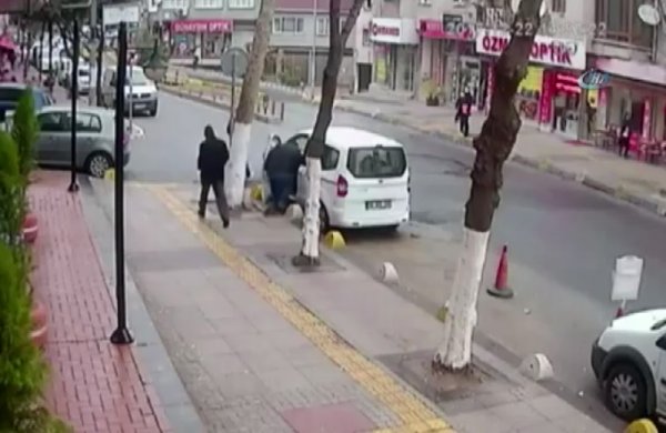 İstanbul'da jammer kullanan hırsız İZLE