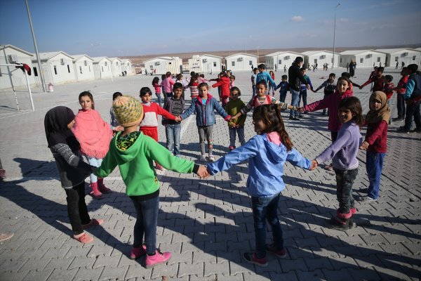 11 bin Suriyeli çocuk Şanlıurfa'da çadır kentte