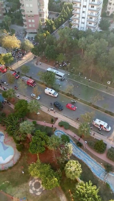 Mersin'deki polis servis aracına saldıranlar yakalandı