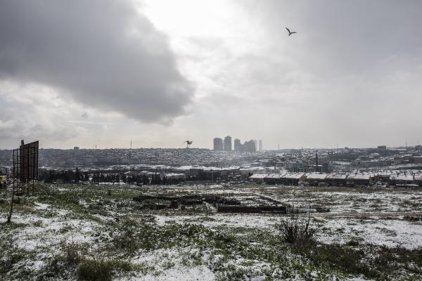 İstanbul'da aralıklarla yağan kar etkili olmaya başladı