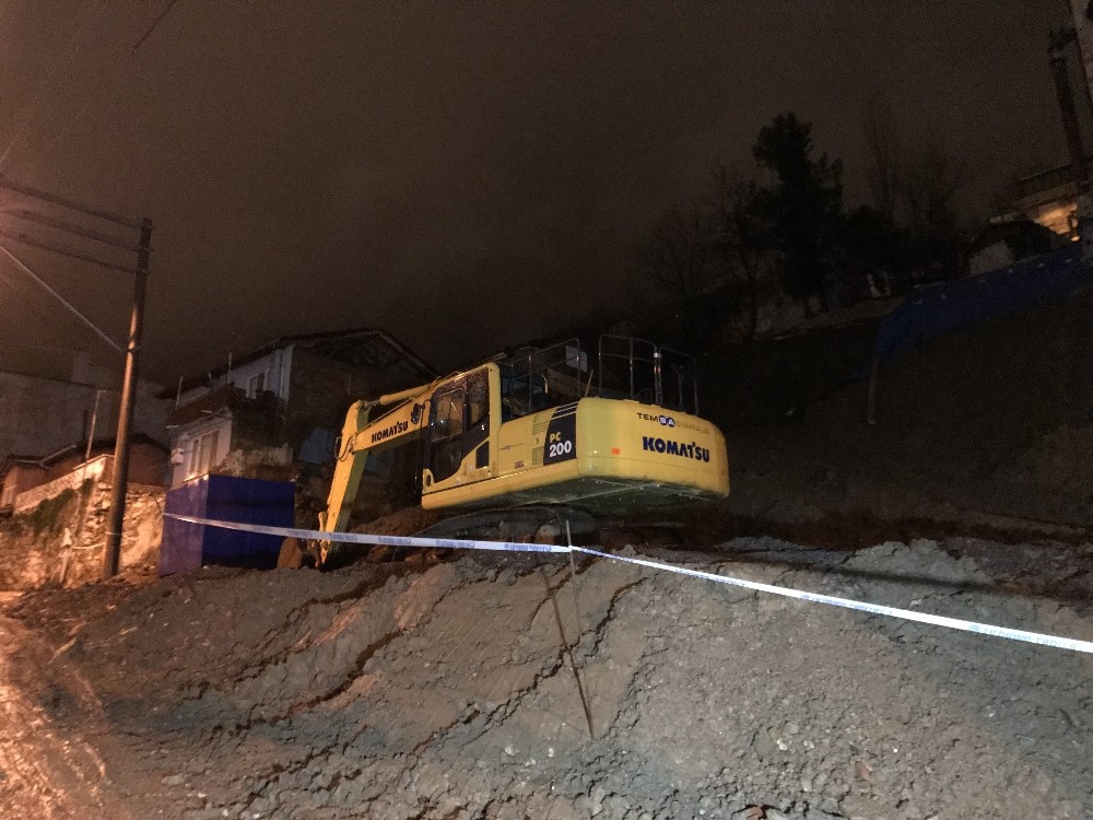 Bursa'da toprak kayması: 10 ev boşaltıldı