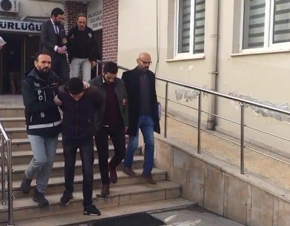 Bursa'da uyuşturucu operasyonu: Adliyeye takım elbiseyle gittiler